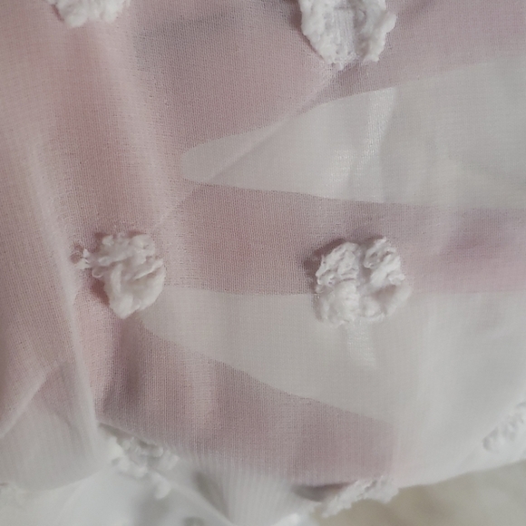 🔥🎉HP🎉 New Swiss dot flowy top. - Picture 13 of 13